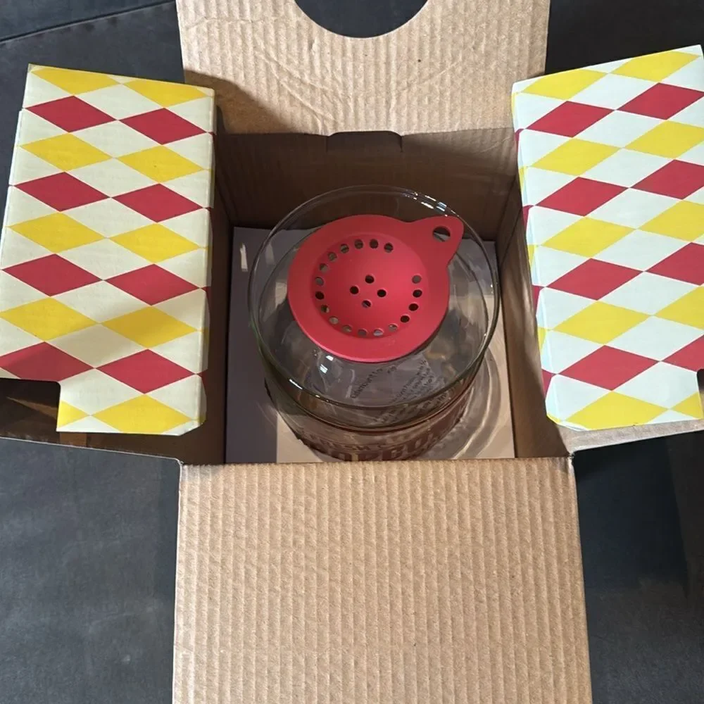 Williams Sonoma Popcorn Popper makes 2.5 qts Brand New